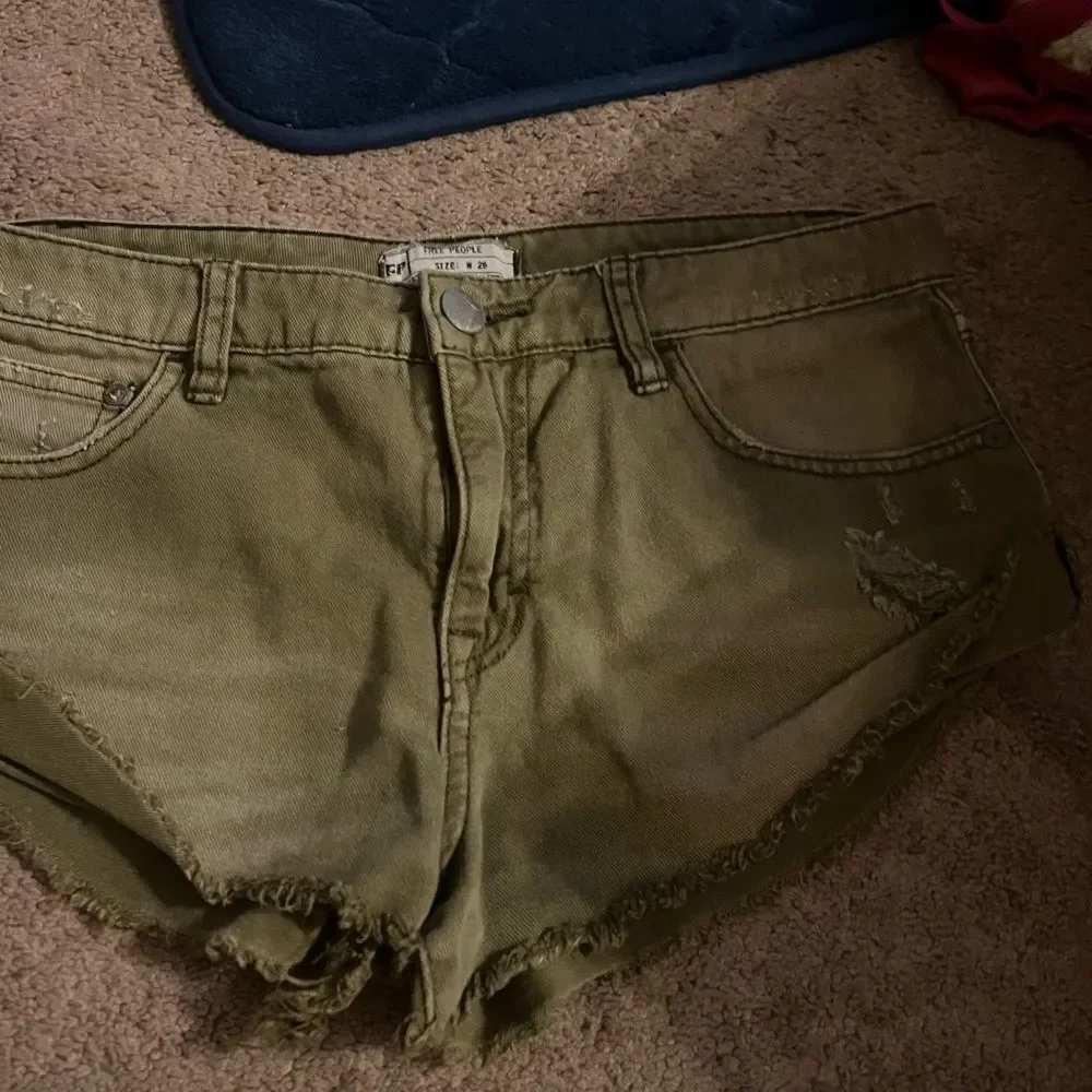 Free people green short shorts‎ 26